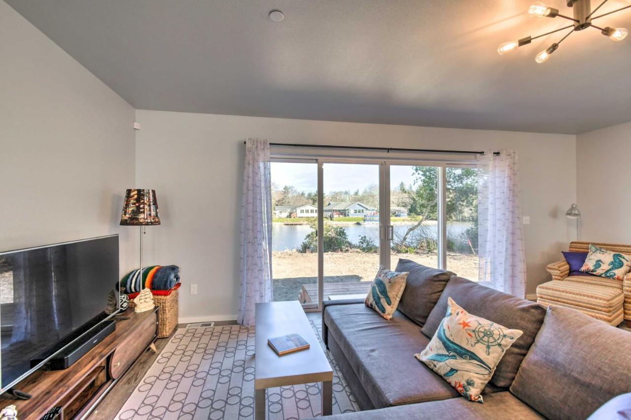 Canal Cottage Retreat With Dock And Waterfront Views Ocean Shores Εξωτερικό φωτογραφία
