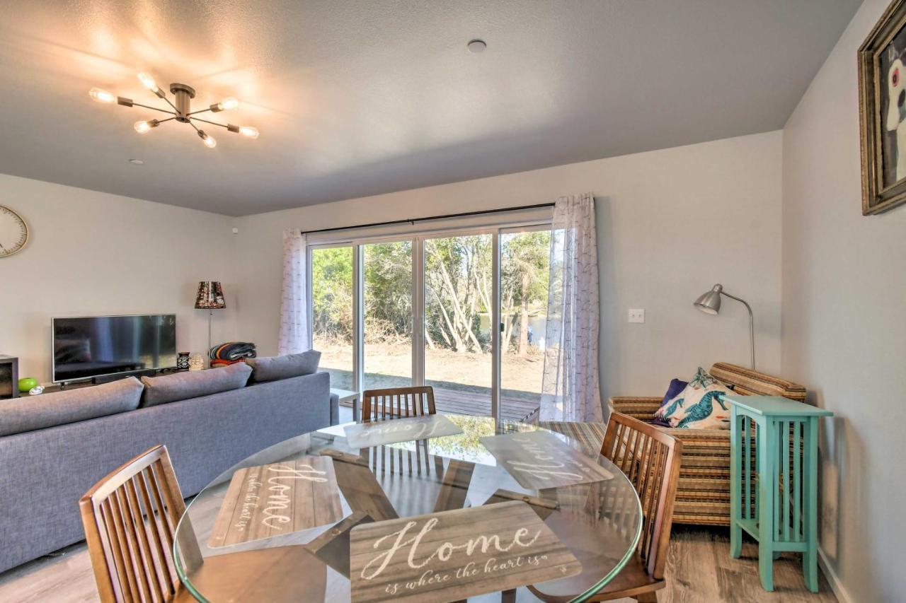 Canal Cottage Retreat With Dock And Waterfront Views Ocean Shores Εξωτερικό φωτογραφία