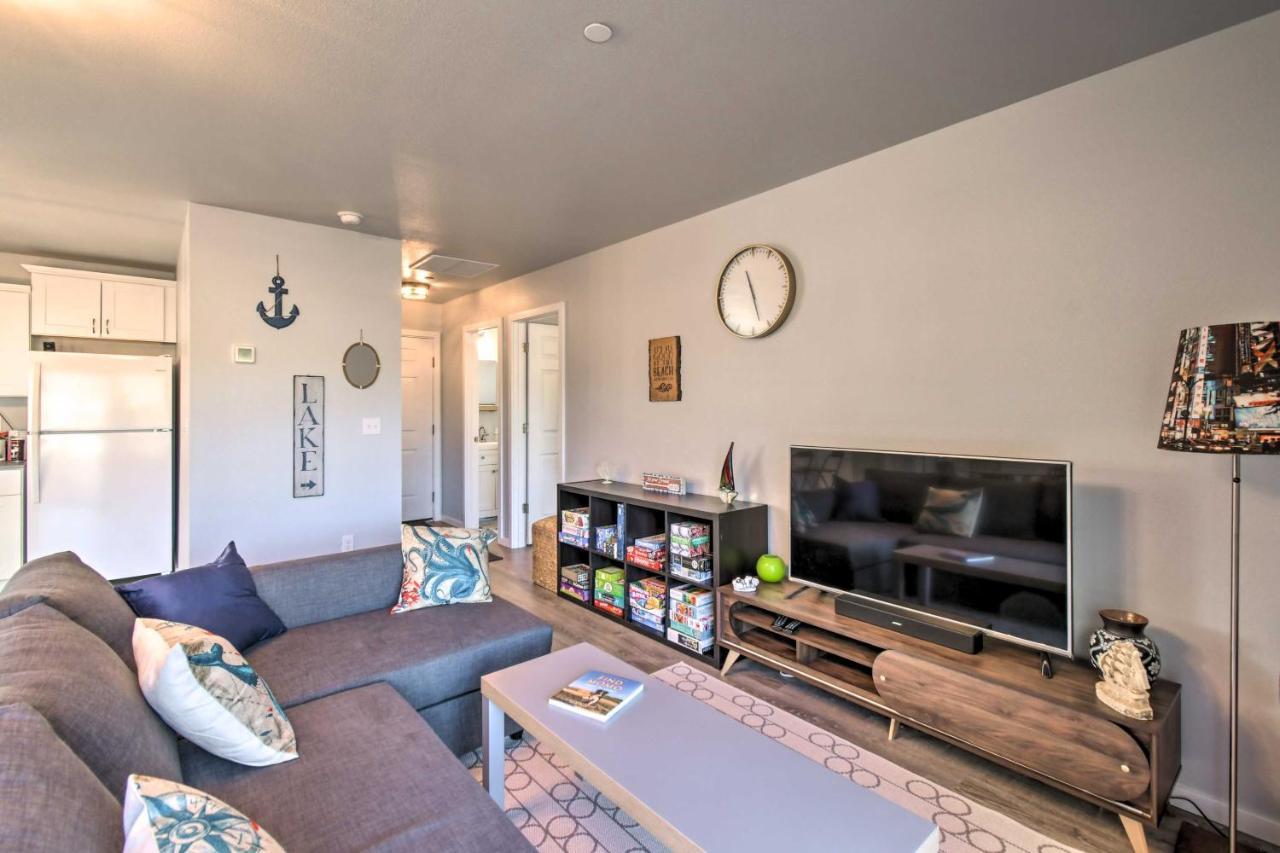 Canal Cottage Retreat With Dock And Waterfront Views Ocean Shores Εξωτερικό φωτογραφία