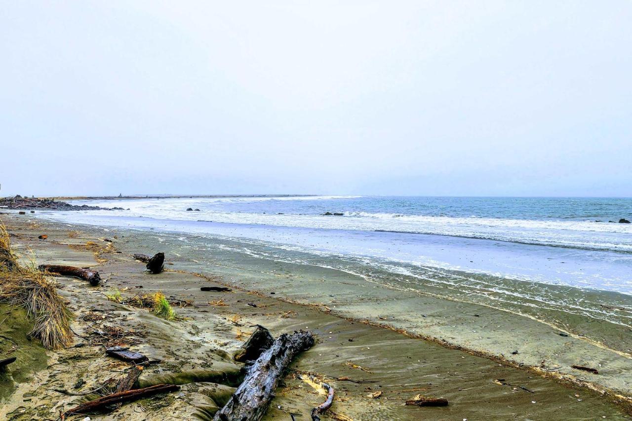 Canal Cottage Retreat With Dock And Waterfront Views Ocean Shores Εξωτερικό φωτογραφία