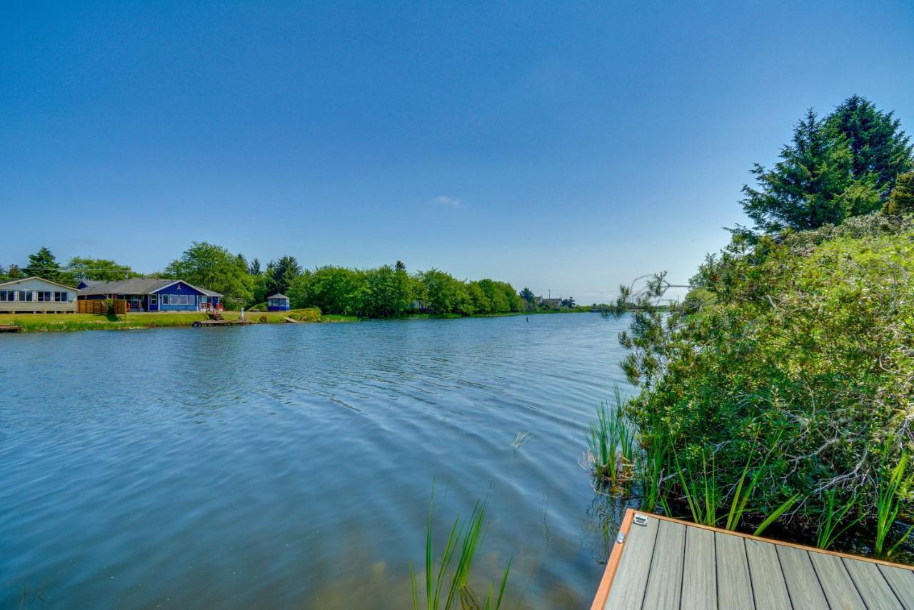 Canal Cottage Retreat With Dock And Waterfront Views Ocean Shores Εξωτερικό φωτογραφία